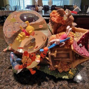 Winnie The Pooh Characters Snow Globe